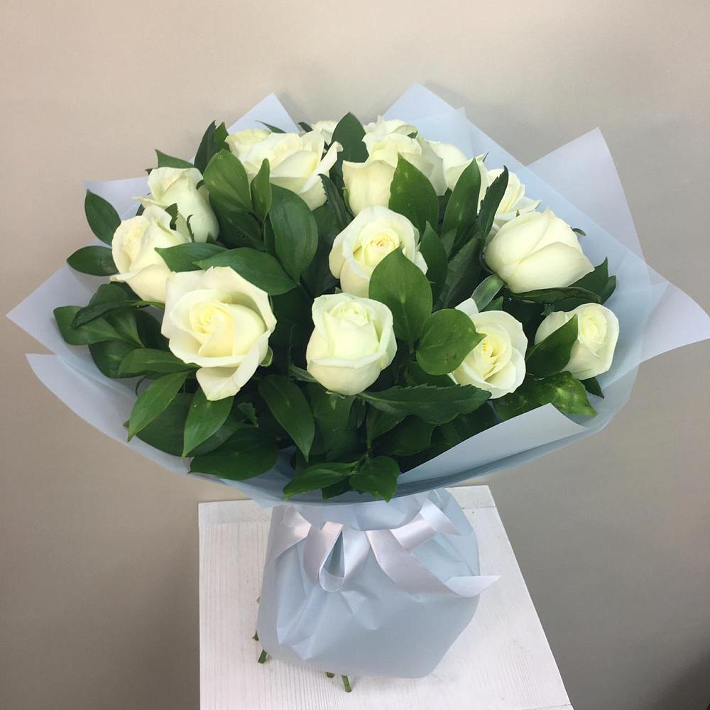 Букет 15 Белых роз Проуд в Поварово