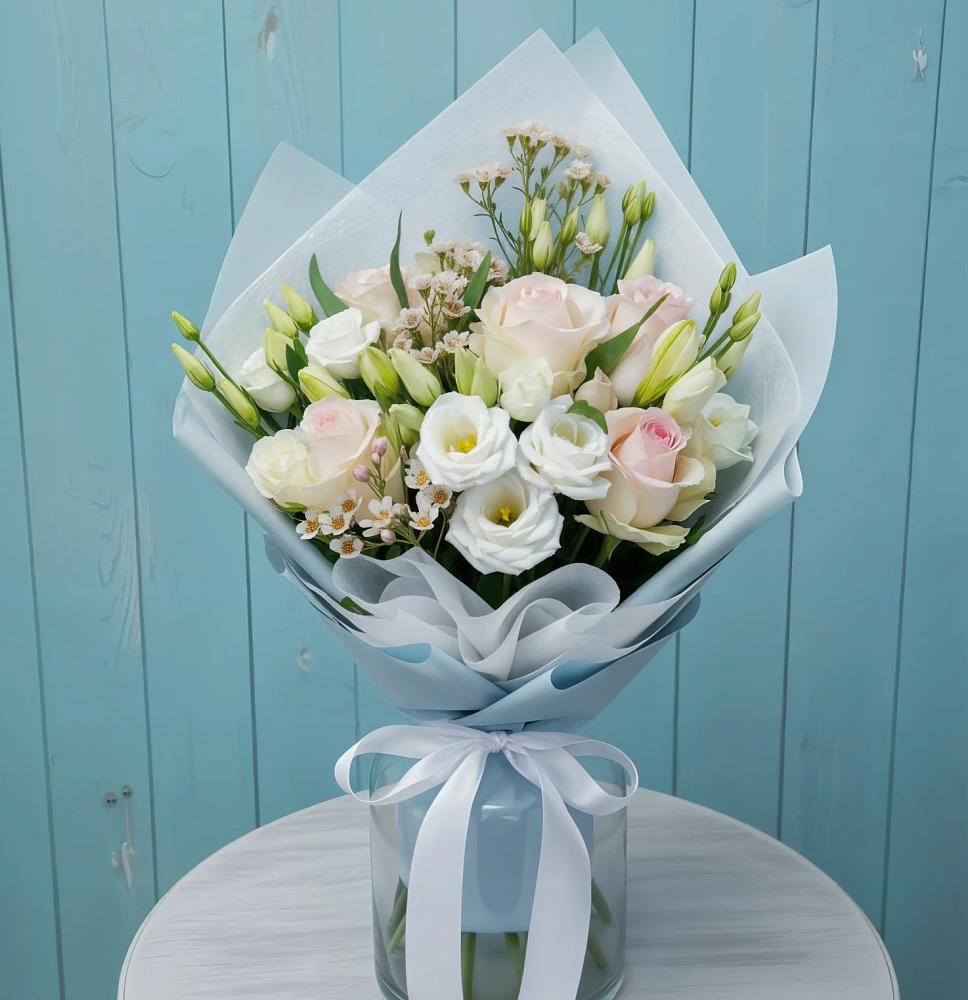 Букет цветов из: Розы и Лизиантусы в Поварово