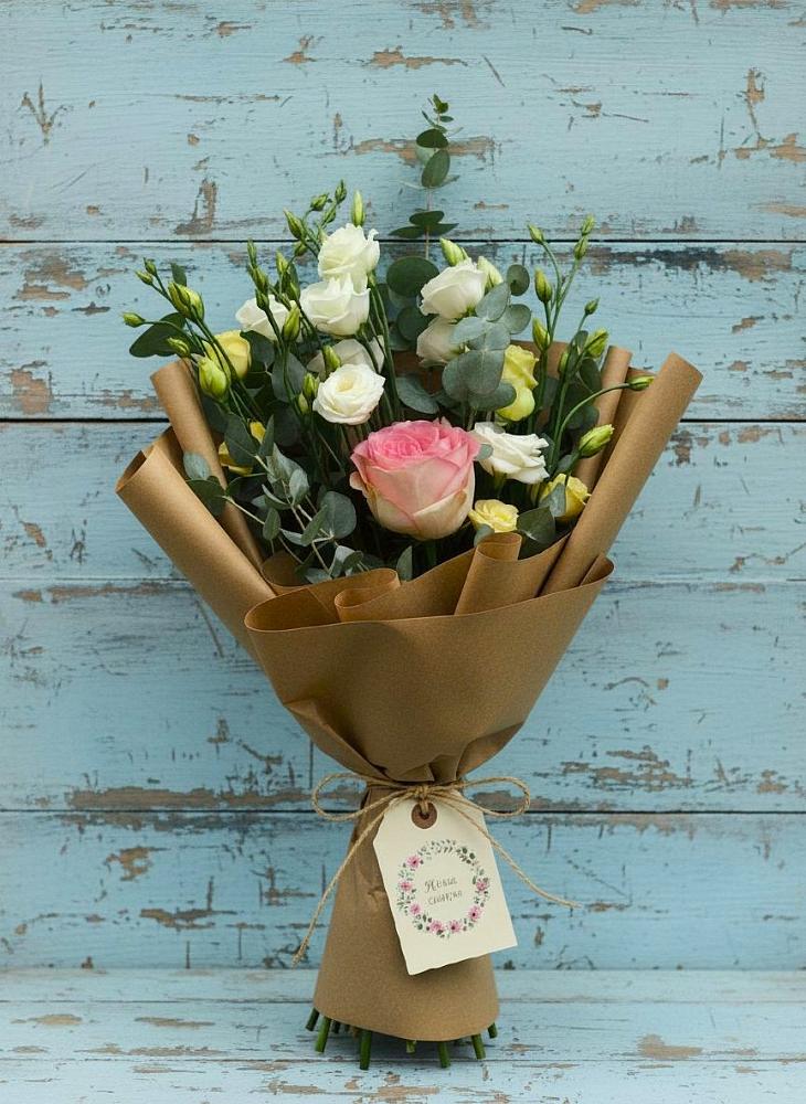 Букет цветов из: Розы и Лизиантусы в Поварово