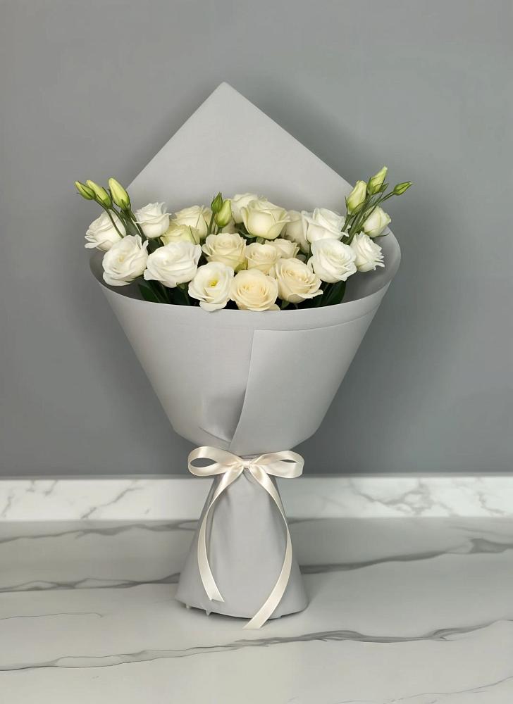 Букет цветов из: Розы и Лизиантусы в Поварово