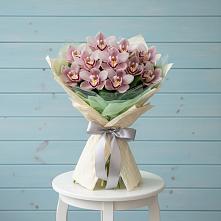 Букет цветов из:  Орхидеи и Розы в Поварово