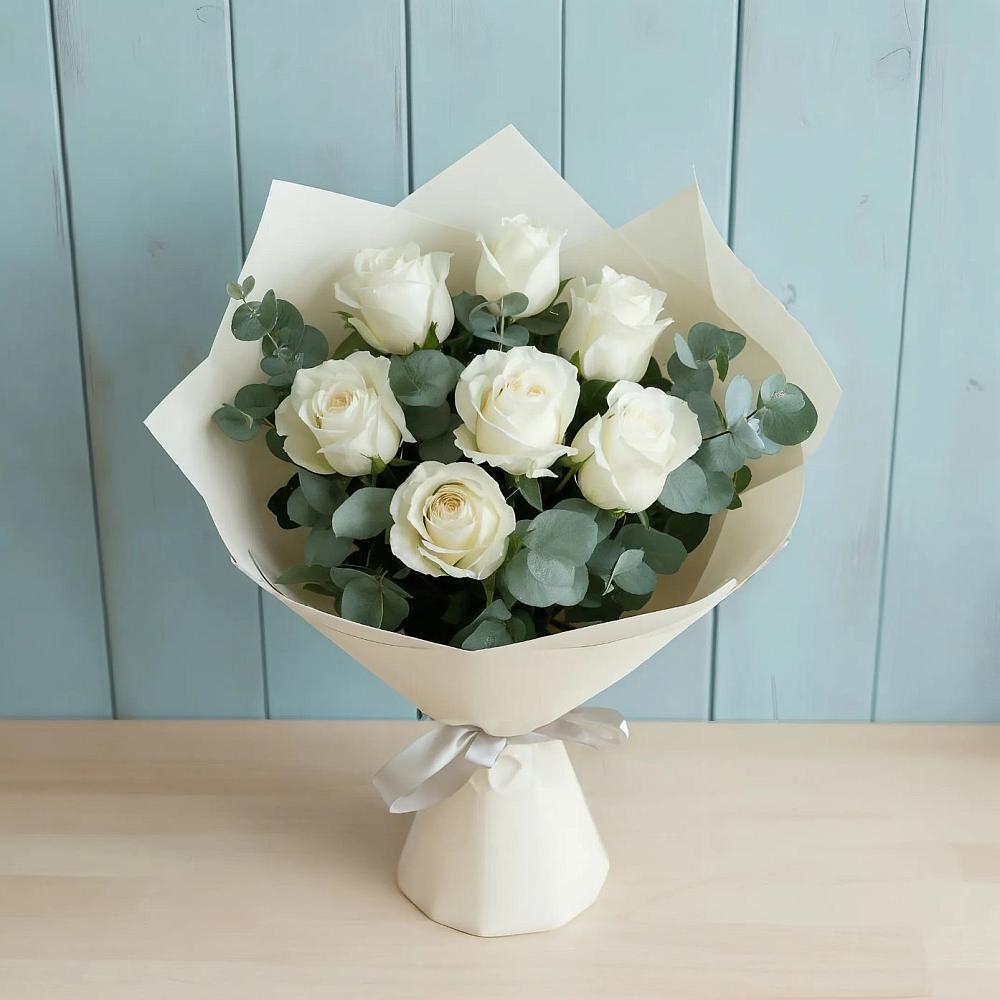 Букет Белые розы в Эвкалипте в Поварово