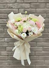 Букет цветов из:  Гвоздики, Розы, Лизиантусы и Хризантемы в Поварово