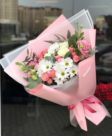 Букет цветов из: Розы, Лизиантусы и Хризантемы в Поварово