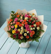 Букет Микс из разноцветных кустовых роз в Поварово